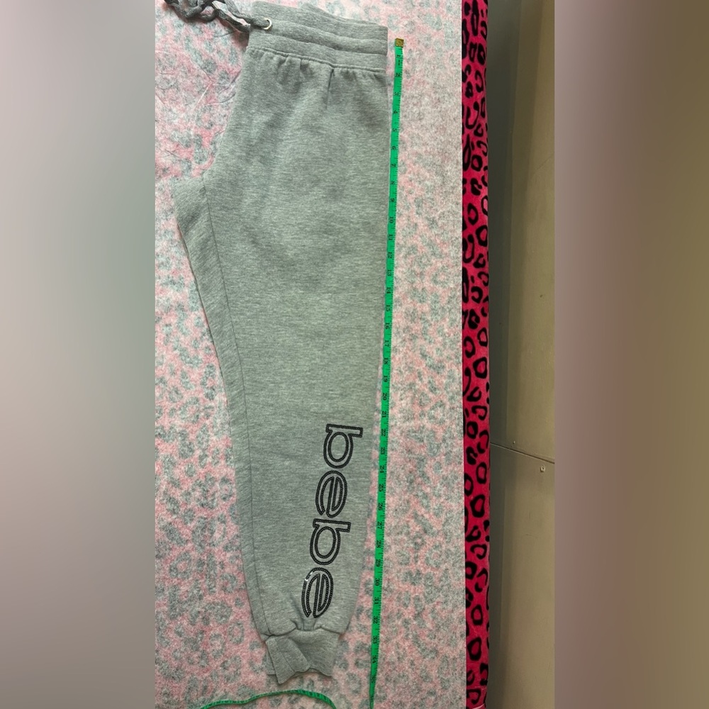 Bebe logo sport jogging pants . SZ small. Excellent condition!